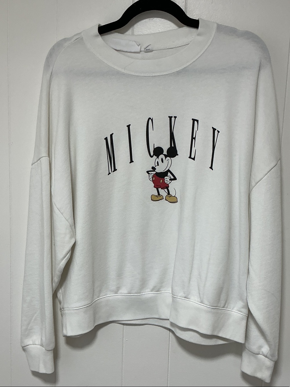 VINTAGE MICKEY! Disney White Crewneck Sweatshirt with Mickey Graphic